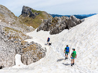 Über Schneefelder  geht es hinunter zum Heideloch. : Entlebuch, Schrattenfluh