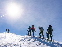 Die letzten Meter zum namenlosen P. 2435 zwischen Nolla und Saaser Calanda. : Schneeschuhtour St. Antönien