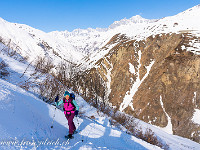 An diesem sonnigen März-Tag nehmen wir uns den Stotzigen Firsten vor. Es ist eine beliebte Ski- / Schneeschuhtour, die von Realp startet und rund 1'200 Höhenmeter aufweist. : Stotzigen Firsten