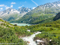 Durch das Chelenalptal wandern wir zurück zur Göscheneralp und beschliessen diese schöne Bergtour. : Bach, Chelenreuss, Göscheneralpsee, Wasser