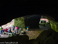 Überdachte Grillstellen stehen zur Verfügung. : Höhle, Liebeggerwald, Sandsteinhöhlen