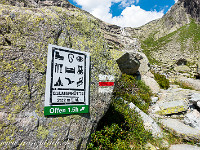 Nach dem flachen Stück entlang des Sees beginnt die schweisstreibende Steigung. Es sind noch knapp 600 Höhenmeter bis zur Hütte. : Tieralplistock