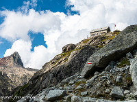 Bald haben wir die Gelmerhütte SAC (2411 m) erreicht. : Tieralplistock