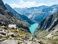 Gelmerhütte SAC und Gelmersee. : Tieralplistock