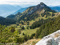 Wir sind nun beim Einstieg. Da wir das Kletterzeug dabei haben, nehmen wir's auch hervor. : Pilatus Tomlishorn Südgrat