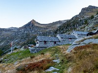 Um 6 Uhr ist Tagwache und kurz nach 7 Uhr ziehen wir los Richtung Süden zum Passo di Gagnone. : Via Alta Verzasca 2025