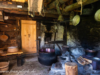 Das Museum besteht aus einer wie anno dazumal eingerichteten Alphütte. So romantisch der erste Eindruck vielleicht ist: Das Älplerleben war (und ist immer noch) streng und einfach, belohnt aber mit Natur pur! : Unterschächen, Wannelen, Wäspensee