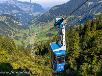 Der Walenpfad ist eine beliebte und aussichtsreiche Wanderung von der Bannalp zum Brunni (Engelberg). Die blaue Seilbahn bringt uns in wenigen Minuten von Oberrickenbach zur Bannalp. : Walenpfad