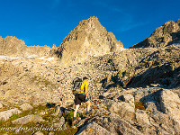 Ab dem Sustenbrüggli steigen wir via Firenplangg hoch nach Stöss und dann weglos weiter bis zum Fusse des Vorbaus auf etwa 2620 m. : Wendenhorn