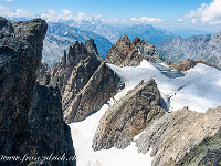 Obertaljoch (2943 m) mit Fünffingerstöck (2993 m). : Wendenhorn
