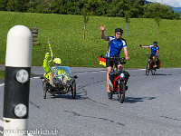 Die Biker geniessen die Abfahrt - bis ST. Gallen ist es aber noch ein weiter Weg. : WAVE Trophy 2018