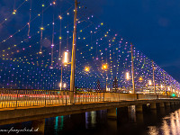 Die Seebrücke im Lichterregen. : Luzern, Weihnacht