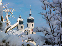 Tief verschneite Kirche Eschenbach an Silvester 2014...