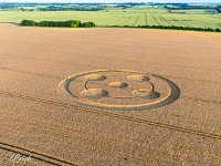 2025-06-23 UK2025 800DJI 20250623064813 0057 D SU  default : Avebury, Cooden Beach, Hackpen Horse, Kornkreis, Long Man of Wilmington