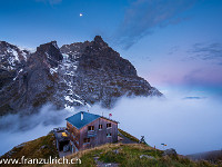 Berghaus Bäregg (1775 m) ob Grindelwald, wo ich ein 2-wöchiges Hüttenpraktikum absolviere - und zwischendurch Zeit habe, mich dem Fotografieren zu widmen. : Berghaus Bäregg