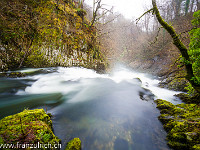 Mit dem little stopper (Graufilter) kann ich die Verschlusszeit der Kamera auf ein paar Sekunden erhöhen, so dass das Wasser weich und samtig erscheint. : Ely, Nant Gwynant