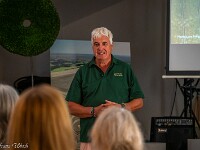 Ein reichhaltiges Vortragsprogramm erwartet uns. Nebst Kornkreisforschern und Augenzeugen erhalten auch die Farmer eine Stimme. So durch Tim Carson, auf dessen Feldern seit den 1990er-Jahren rund 130 Kornkreise entstanden! : England 2026