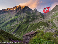 Die Stimmungen sind fantastisch: Die letzten Sonnenstrahlen küssen den Witenalpstock... : Etzlihütte Praktikum Hüttenwartskurs