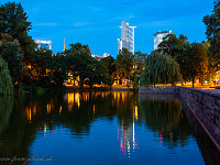 Blick über die Ludwig-Erhard Anlage zur Innenstadt. : Frankfurt