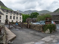 Da ich am frühen Nachmittag bereits im Camping bin, nutze ich die Zeit und fahre mit dem Gratis-Bus (Wasdale-Explorer) nach Wasdale Head, ganz am Ende des Sees, wo es eine Beiz und einen kleinen Outdoor-Laden gibt. Eine gute Gelegenheit, mir endlich eine Kappe zu kaufen. : Muncaster Castle, Silecroft, Wasdale