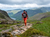 Bei einer Weggabelung nehme ich den rechten, undeutlicheren und steileren Pfad. Ab jetzt bin ich alleine unterwegs. : Scafell Pike, Wast Water