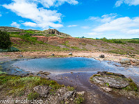 Ganz in der Nähe ist das geothermal aktive Gebiet rund um den Strokkur Geysir. : Island