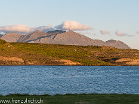 Den zweiten Teil unserer Reise verbringen wir in der Umgebung von Borgarnes, wo uns am Fluss Langá eine Abendstimmung wie aus dem Bilderbuch erwartet. : Island