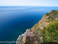 Der Blick in die Tiefe und auf den azurblauen Atlantik ist phänomenal. : Madeira