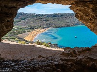 Die Mixta Cave bietet einen wunderbaren Ausblick auf die Ramla Bay. : Malta 2025