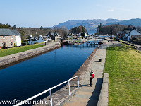 Der Caledonian Canal verbindet die Ost- mit der Westküste von Schottland. Nur etwa 1/3 des 97 km langen Kanals musste künstlich erschaffen werden. Es gibt 29 Schleusen, wobei sich 5 hintereinander in Fort Augustus befinden : Schottland England 2015