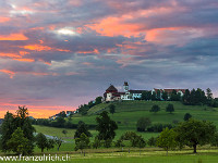 Abendstimmung über der Kommende Hohenrain. : Abendrot, Himmel, Hohenrain, Kommende Hohenrain, Wolken